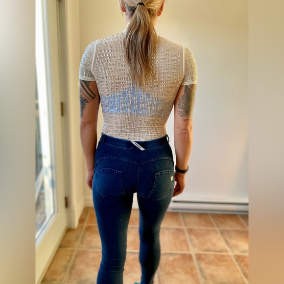 💿🩶NWT Fashion nova white silver sequin short sleeves bodysuit front zipper XS - Picture 3 of 8